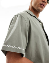 Load image into Gallery viewer, Selected Homme shirt floral olive green