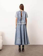 Load image into Gallery viewer, ARRANGE short sleeve seam detail top denim skirt mid blue wash