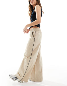 ONLY contrast piping wide leg trousers beige