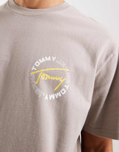 Load image into Gallery viewer, Tommy Jeans circle sign relaxed fit t-shirt stone