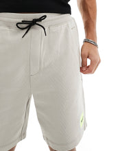 Load image into Gallery viewer, HUGO RED sweat shorts grey