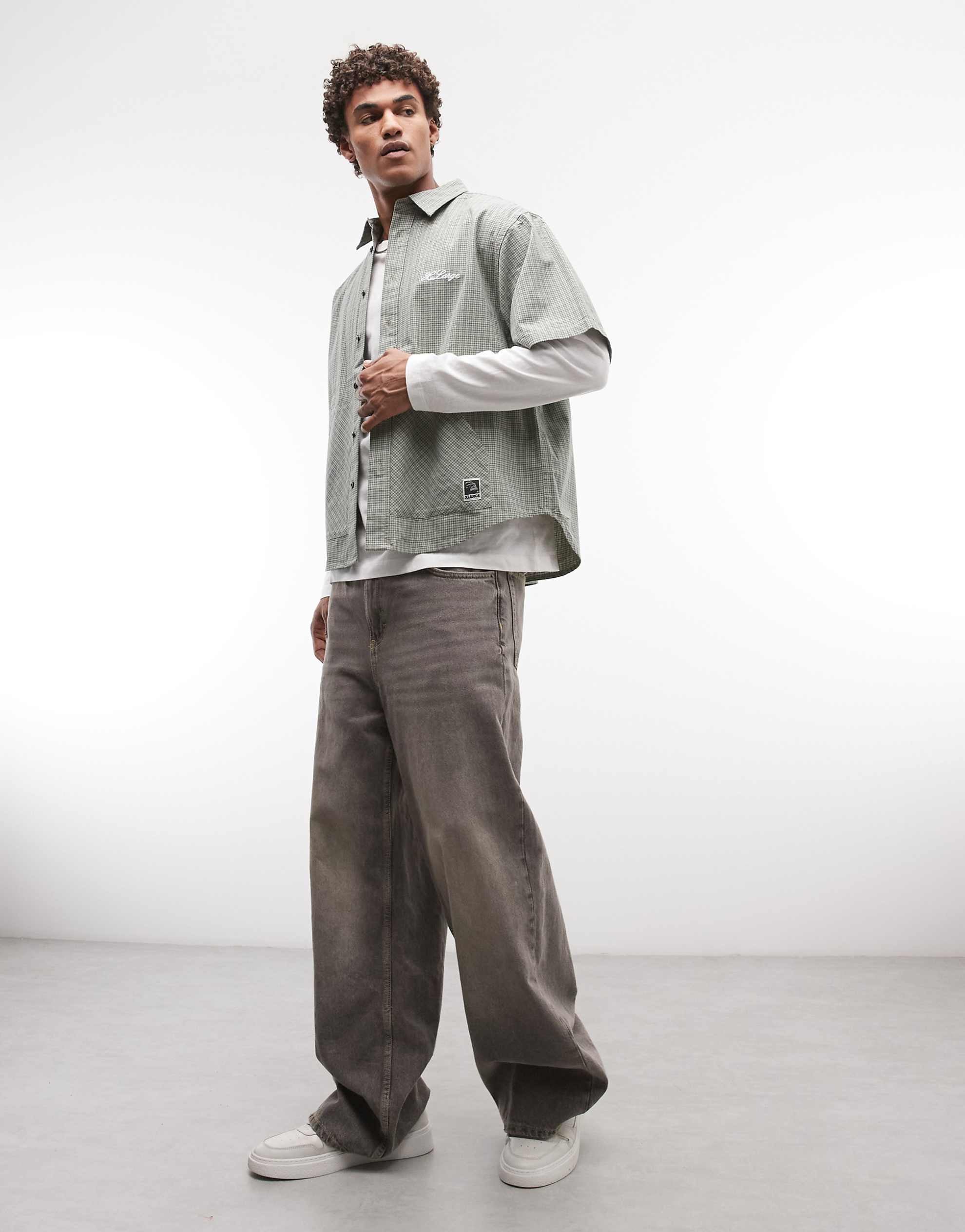XLARGE short sleeve shirt kangaroo pockets green