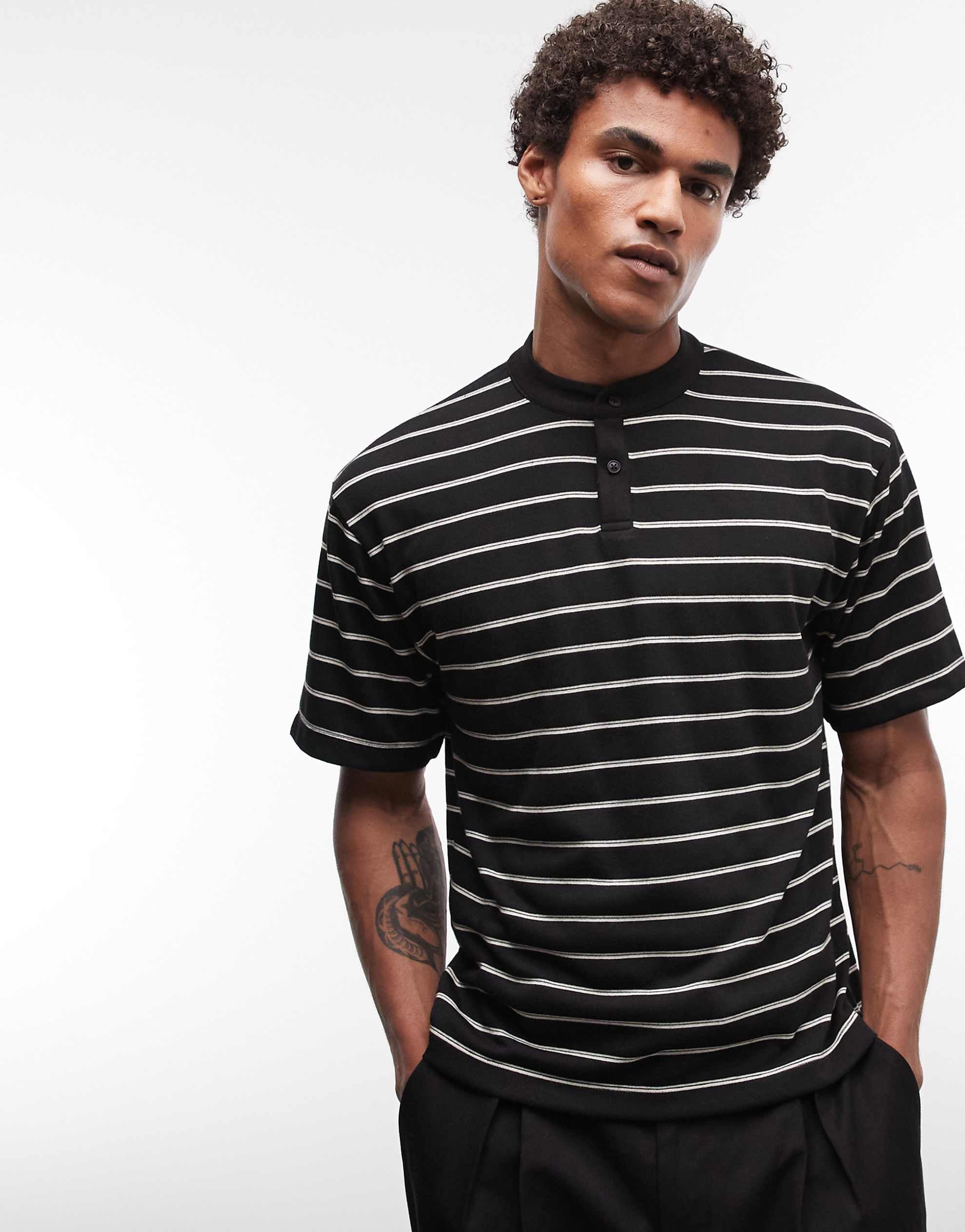 DESIGN relaxed t-shirt henley neck black striped