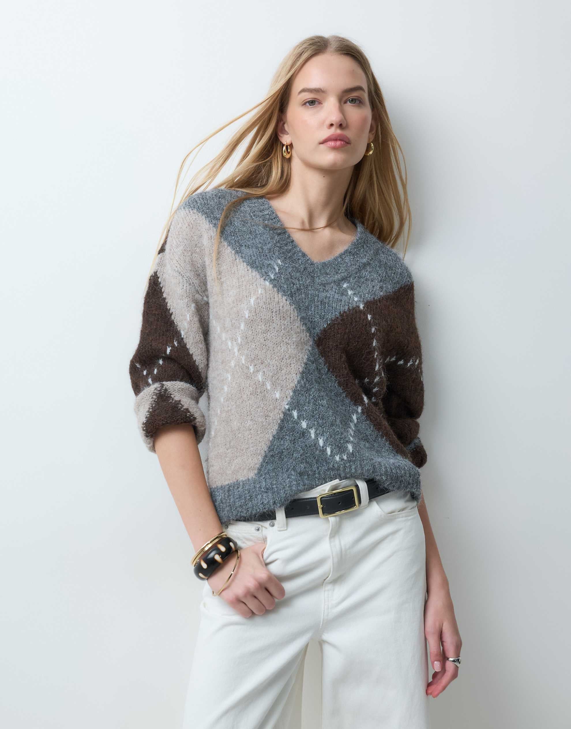 JDY knitted jumper in brown & grey argyle