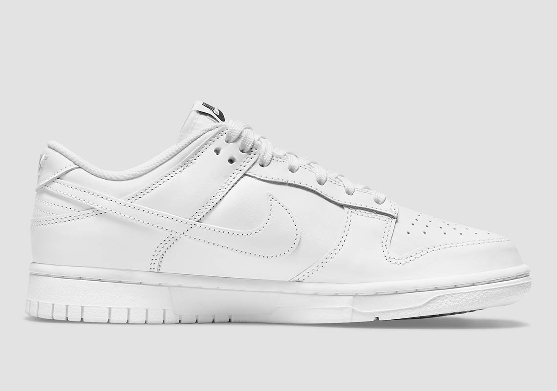 Nike Dunk Low Triple White