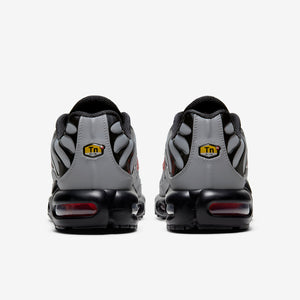 Nike Air Max Plus Wolf Grey Black Crimson