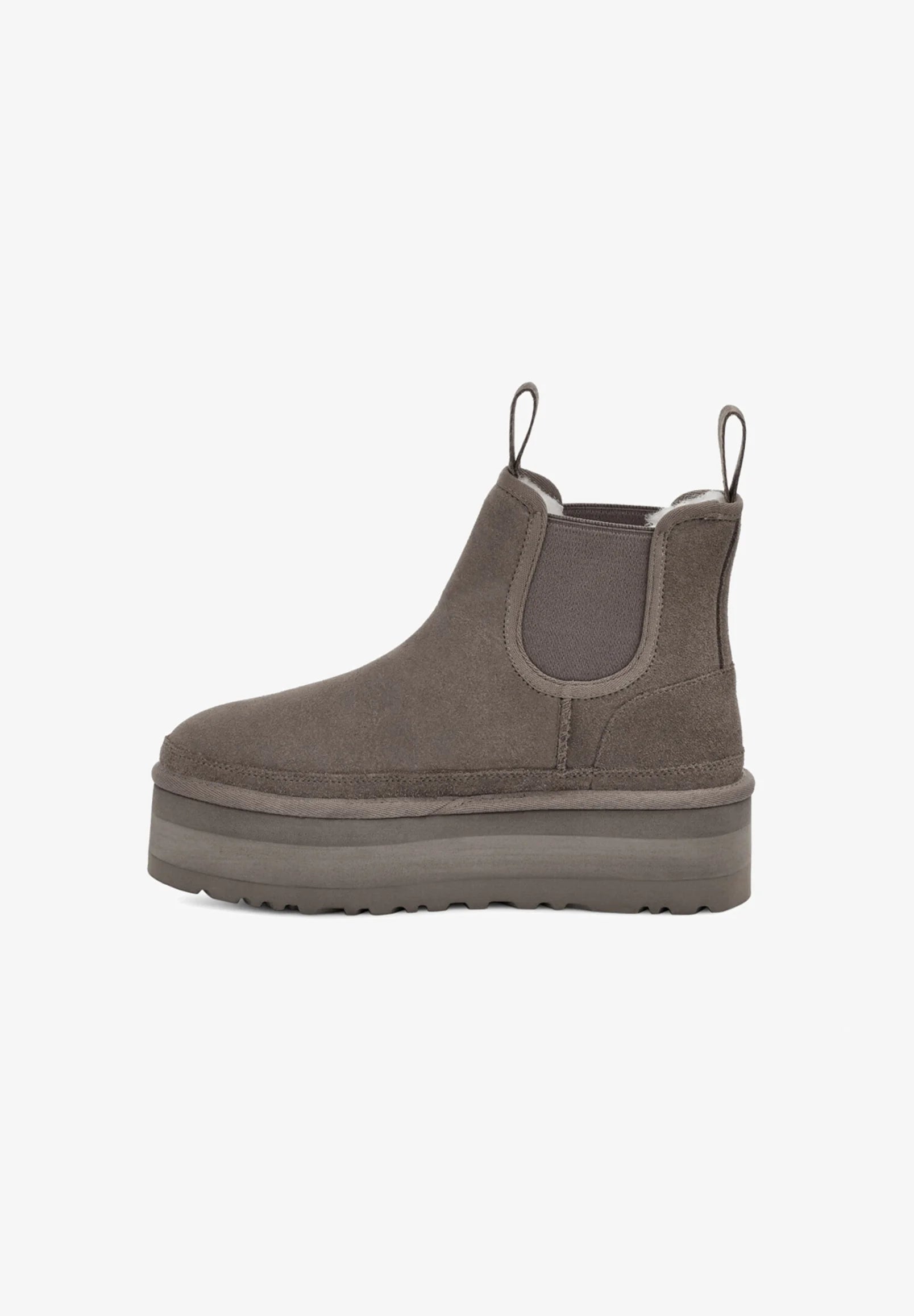 UGG Neumel Platform Chelsea Boot Chukka