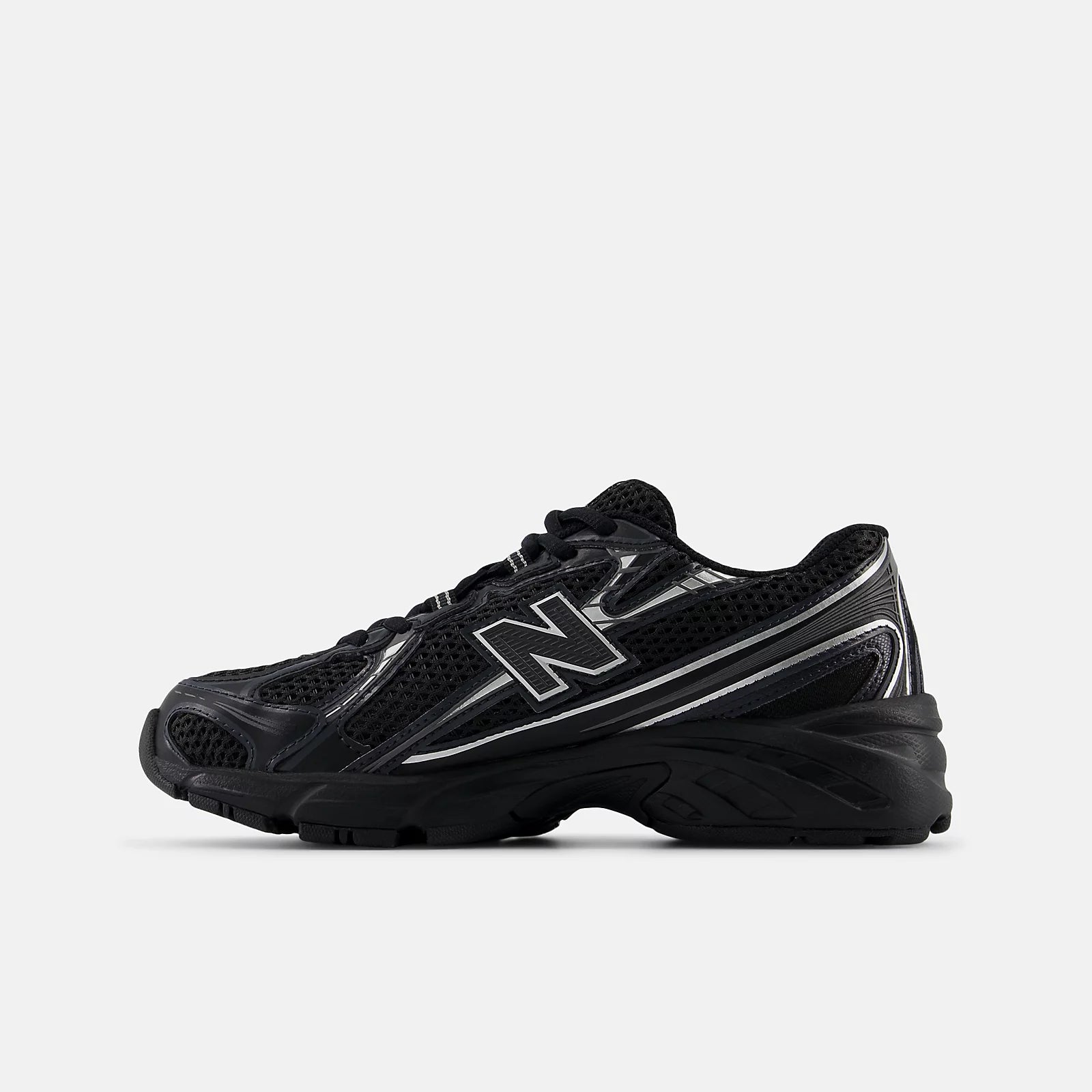 New Balance 740 Black Silver