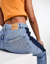 Load image into Gallery viewer, BOSS Ruth panelled jeans jeans mid blue