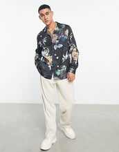 Load image into Gallery viewer, DESIGN relaxed deep revere satin shirt dark floral