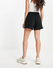 Load image into Gallery viewer, HUGO Nashari jersey shorts black