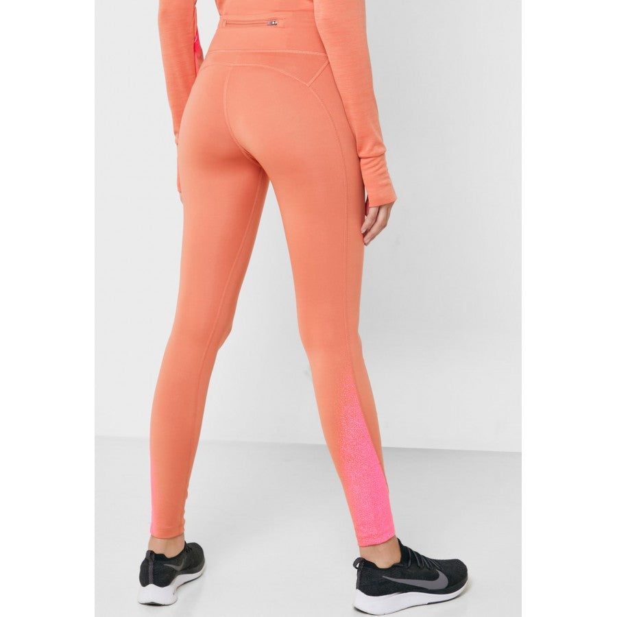 NIKE Midlayer Runway T-Shirt & Leggings