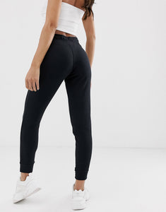 Nike Black Essentials Slim - Trenerka të poshtme