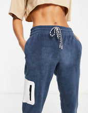 Load image into Gallery viewer, Reebok joggers navy