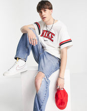 Load image into Gallery viewer, Nike Retro pack t-shirt sail/red