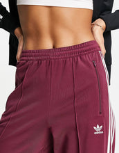 Load image into Gallery viewer, adidas Originals adicolor crimson