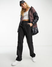 Load image into Gallery viewer, New Balance All Terrain sherpa jacket beige