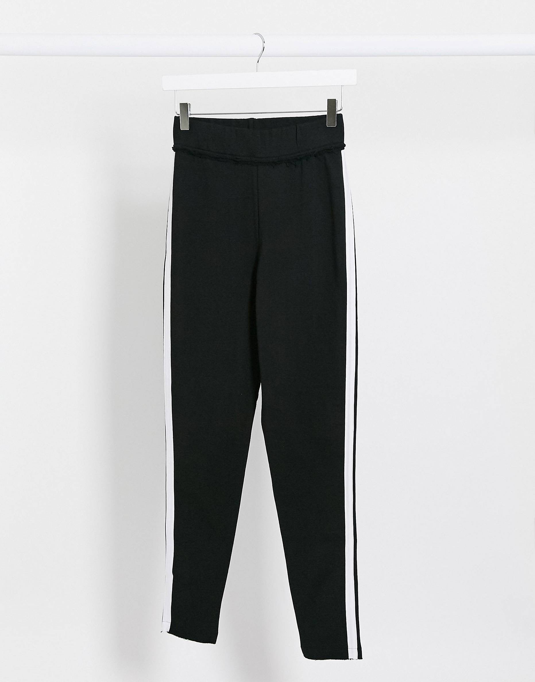 Legging with raw edge