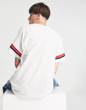 Load image into Gallery viewer, Nike Retro pack t-shirt sail/red