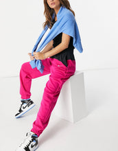 Load image into Gallery viewer, Nike Icon Clashdark pink and black