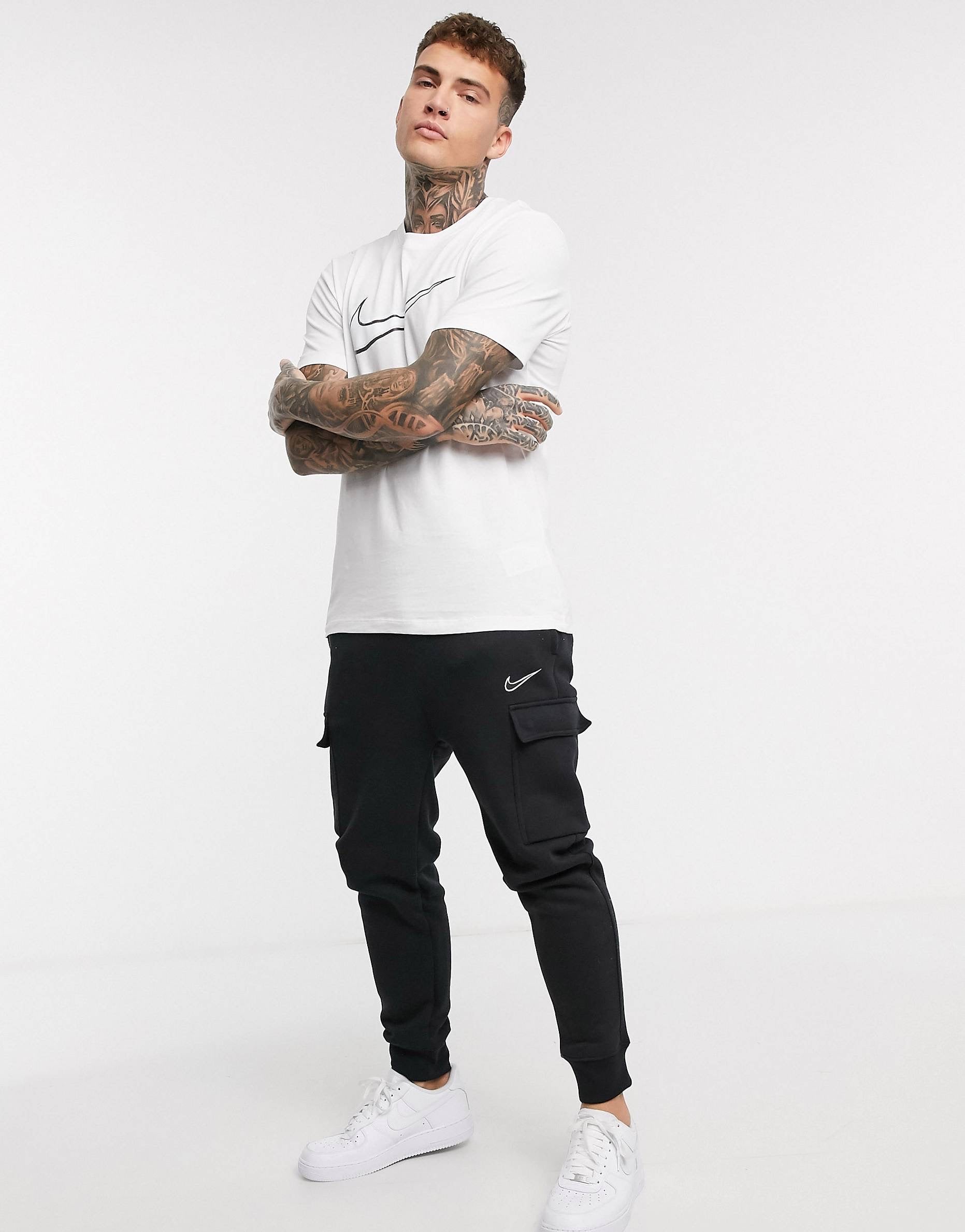 Maic Nike graphic outline swoosh