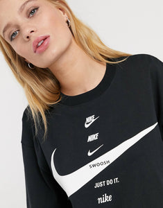 Maicë Nike Swoosh oversized crop