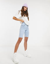 Load image into Gallery viewer, Maicë HNR LDN Butterfly oversized