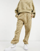 Load image into Gallery viewer, Tracksuit Nike all over logo camel