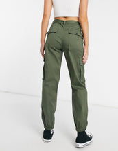 Load image into Gallery viewer, Vero Moda cargo trousers - Khaki