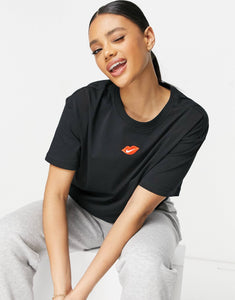 Nike swoosh kiss logo