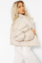 Load image into Gallery viewer, Cropped Puffer