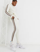 Load image into Gallery viewer, Trenerka Side Stripe - Beige