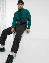 Load image into Gallery viewer, Duks Unrvlld Supply fleece