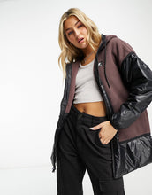 Load image into Gallery viewer, New Balance All Terrain sherpa jacket beige