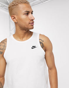 Maicë Nike Club vest