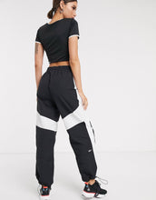 Load image into Gallery viewer, Reebok - Trenerka te poshtme