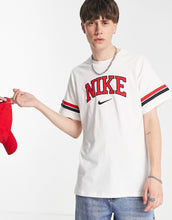 Load image into Gallery viewer, Nike Retro pack t-shirt sail/red