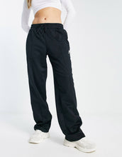 Load image into Gallery viewer, New Balance unisex track pants black