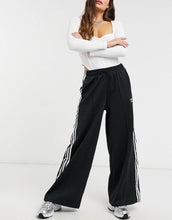 Load image into Gallery viewer, adidas Originals trousers in black