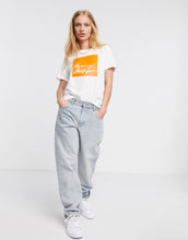 Load image into Gallery viewer, Maicë Tommy Hilfiger box front logo