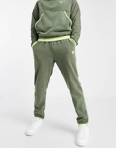 Tracksuit Nike Club Essentials panelled in khaki