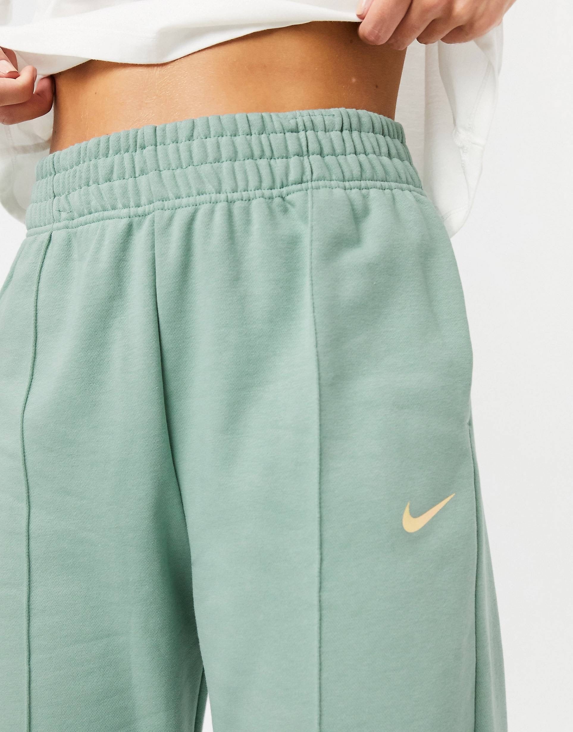 Nike mini swoosh oversized yellow online joggers