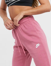 Load image into Gallery viewer, Nike essentials slim jogger