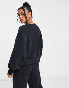 Nike plush crop crew sweat black