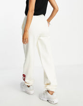 Load image into Gallery viewer, HUGO relaxed jogger cream