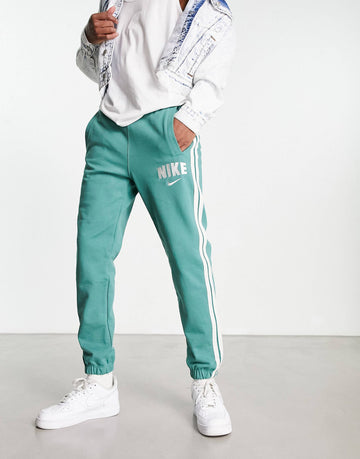 Nike Retro fleece joggers green