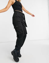 Load image into Gallery viewer, Vero Moda cargo trousers