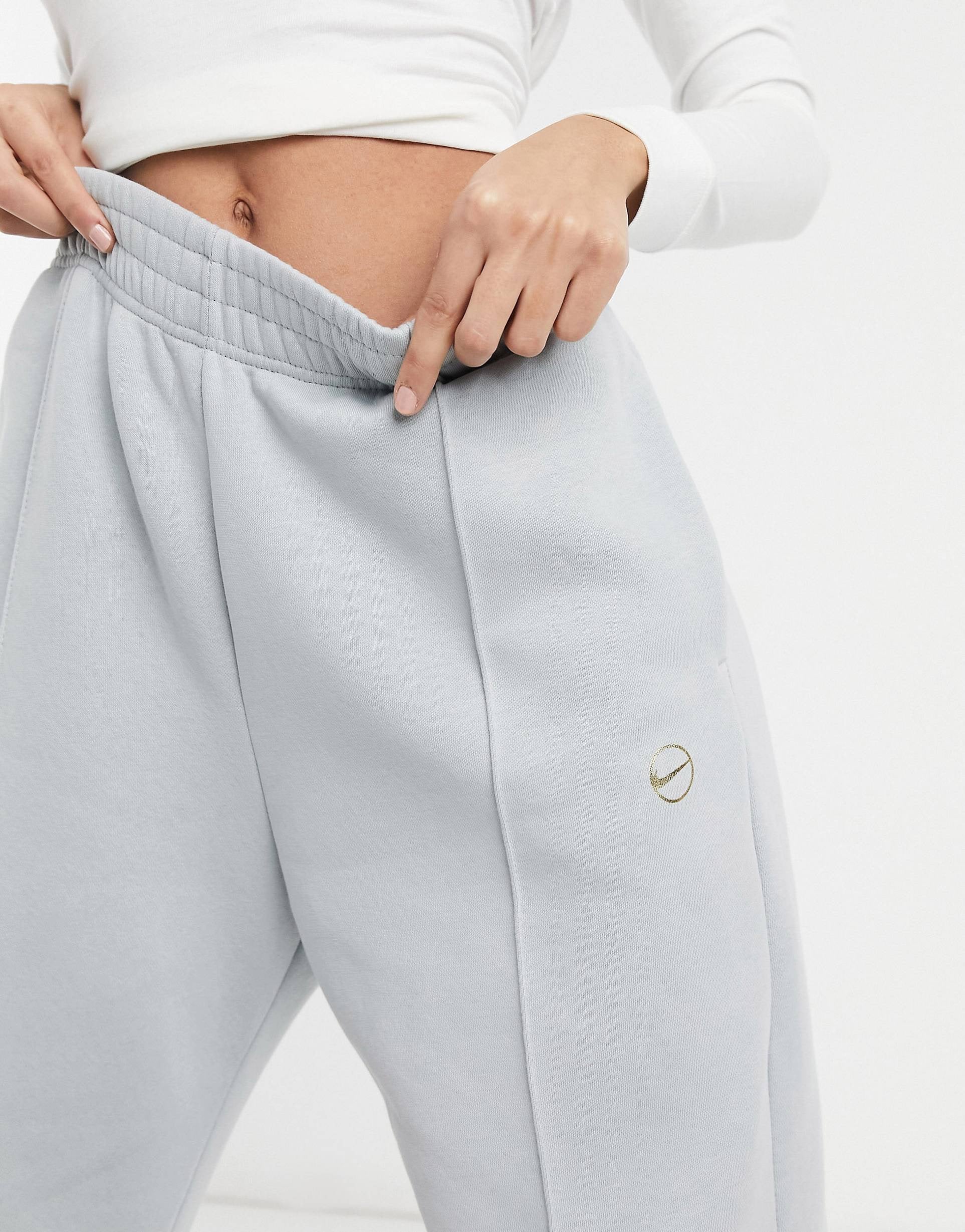 Nike neutral joggers new arrivals