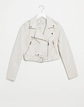 Load image into Gallery viewer, Jakne Stradivarius faux leather