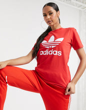 Load image into Gallery viewer, Maicë adidas Originals Trefoil in lush red